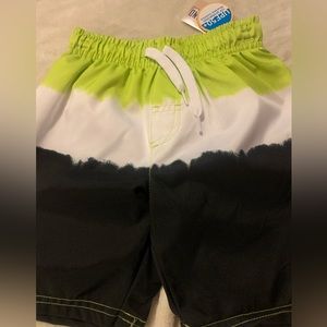 Size 4 swim trunks/shorts mesh lined drawstring. Perfect for Xmas vacay pool!